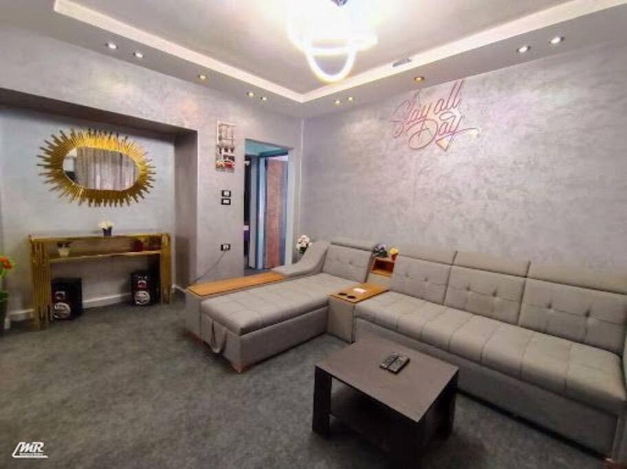 Apartment ترى النيل المعادى رقم 20 *